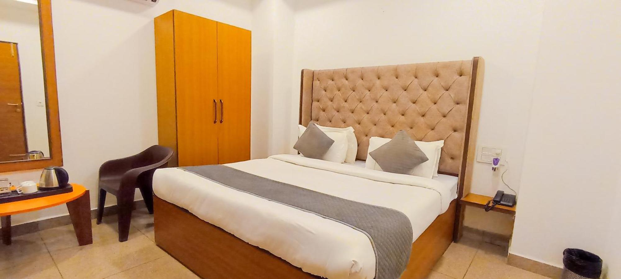 Hotel Lake View Чандигарх Экстерьер фото