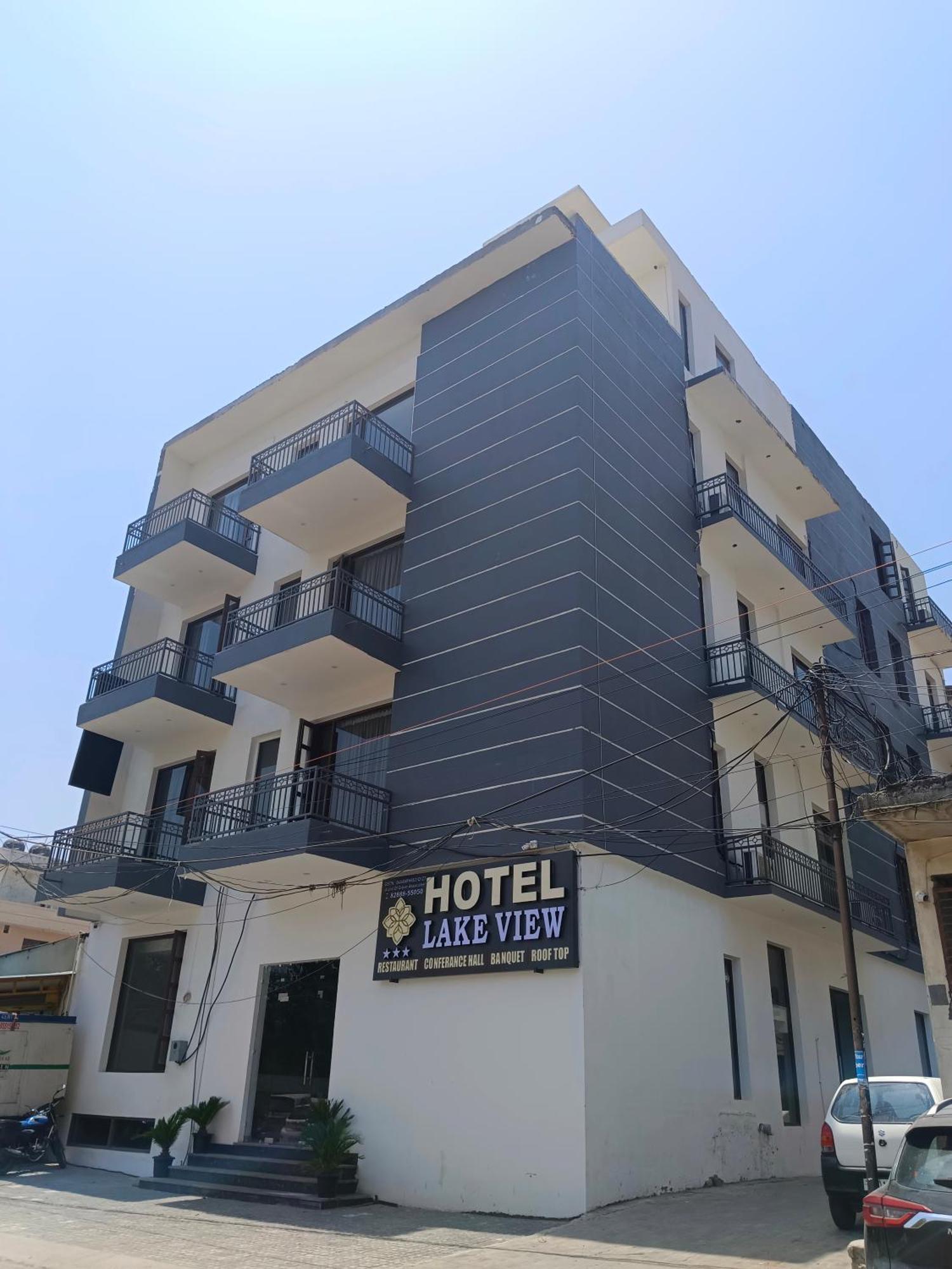 Hotel Lake View Чандигарх Экстерьер фото